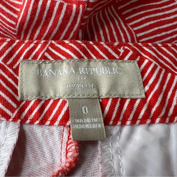 Banana Republic Tailored Coral White Geometric Women's Flat Front Shorts Size 0 - Picture 4 of 8
